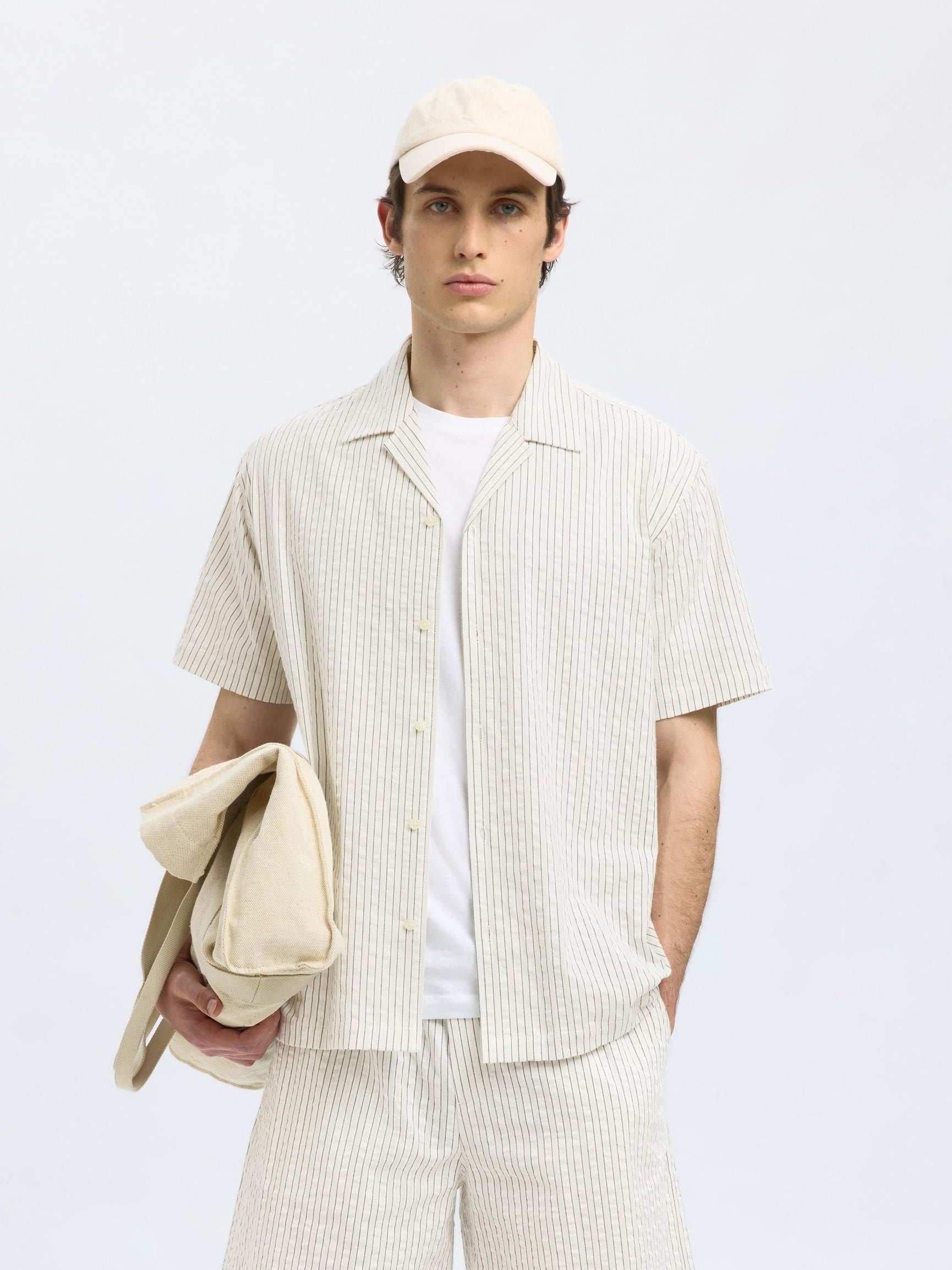 SEERSUCKER SHORT SLEEVED SHIRT