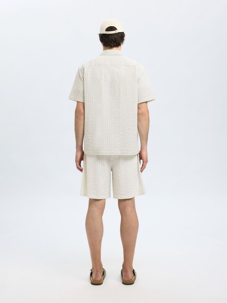 SEERSUCKER SHORT SLEEVED SHIRT
