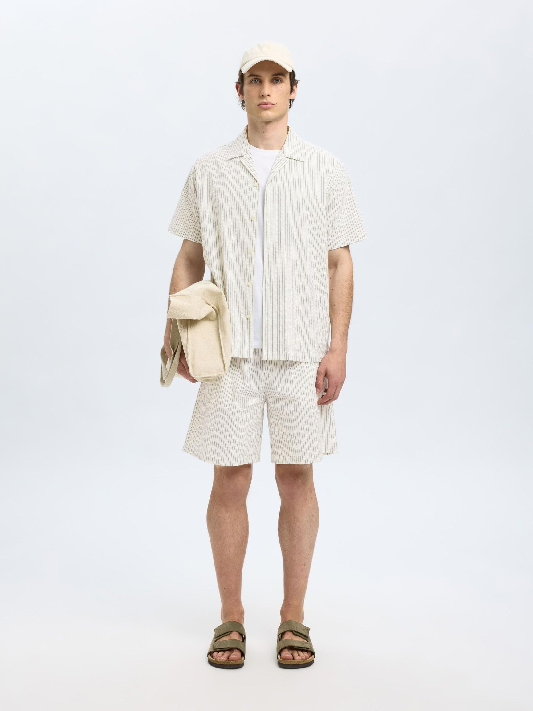 SEERSUCKER SHORT SLEEVED SHIRT