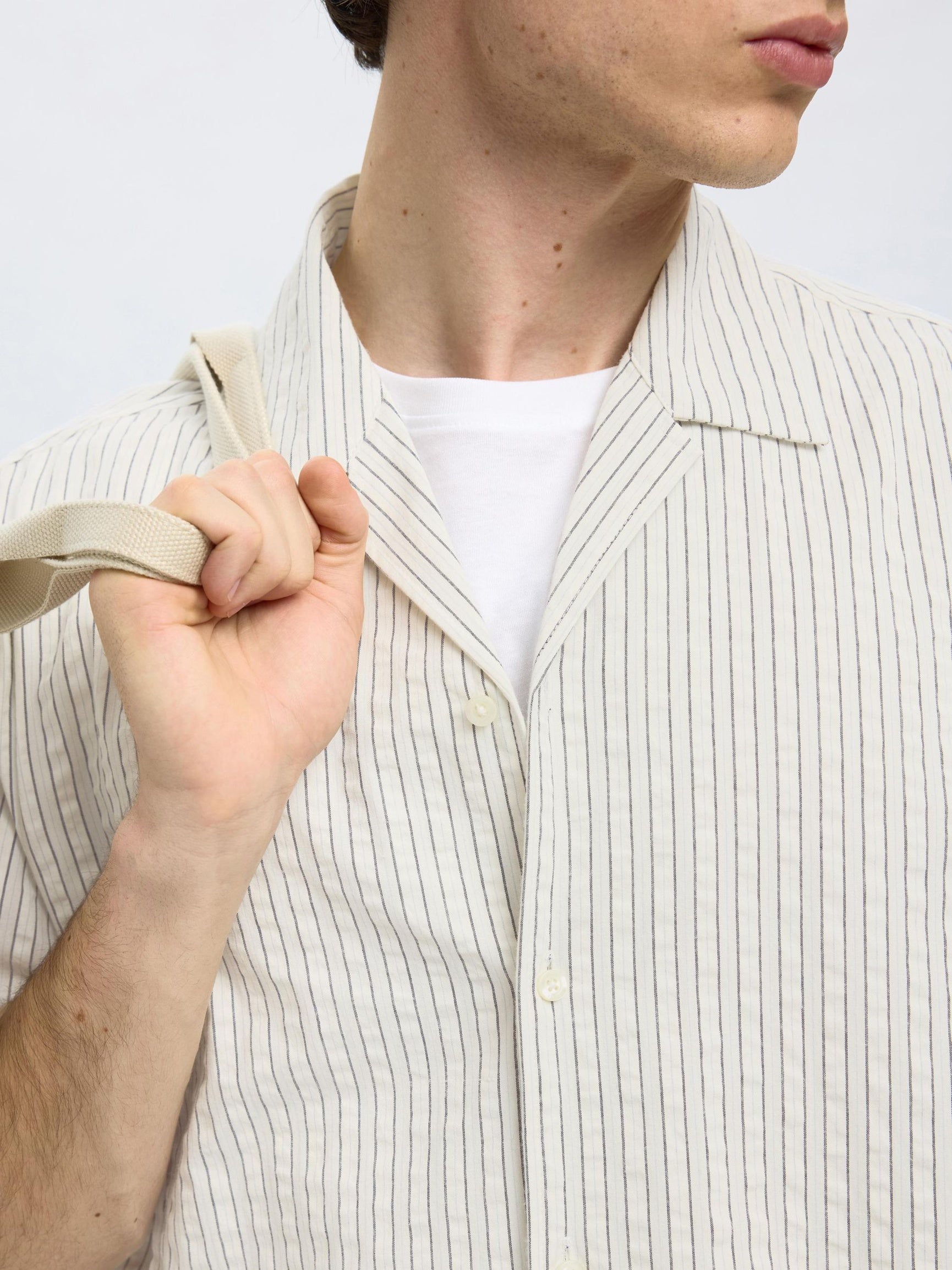 SEERSUCKER SHORT SLEEVED SHIRT